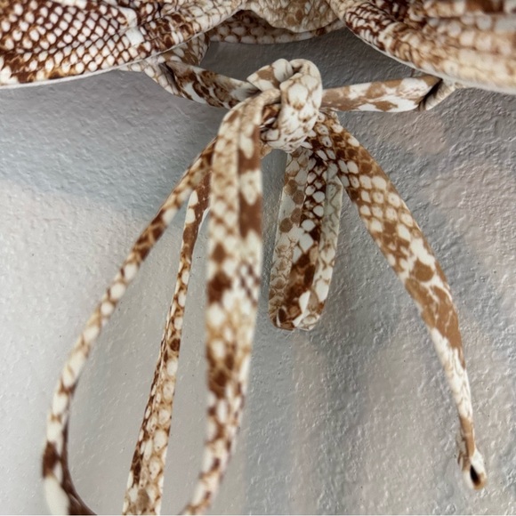 New Shade & Shore Snake Print Swim Top 36D - Picture 10 of 10